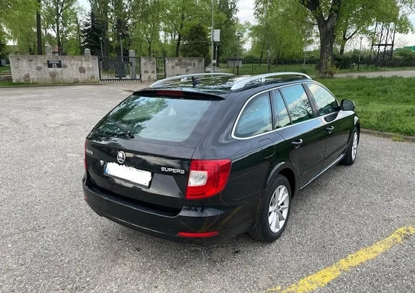 Skoda Superb cena 34000 przebieg: 335000, rok produkcji 2013 z Luboń małe 704